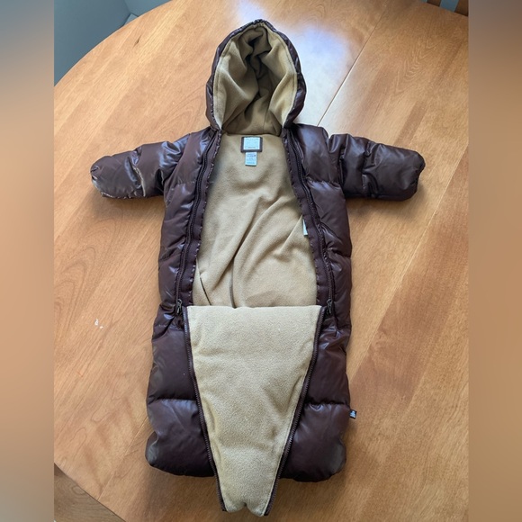 Baby GAP snowsuit, newborn/0-3 mos - Picture 2 of 3